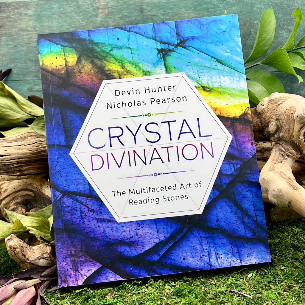 Crystal Divination: The Multifaceted Art of Reading Stones