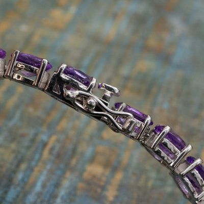 Amethyst Tennis Bracelet Clasp close up
